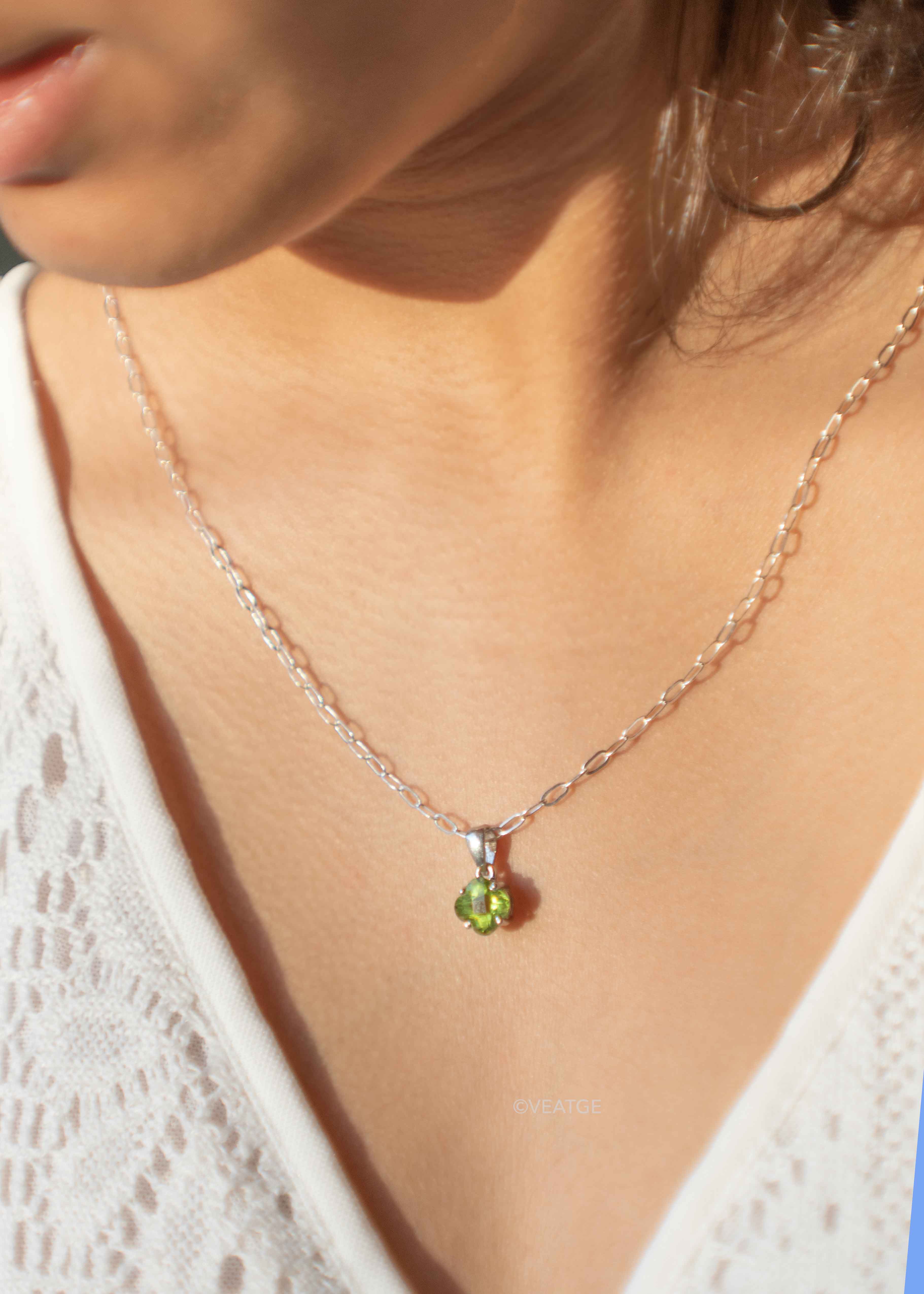 Peridot Pendant Necklace in 9ct Gold | QP Jewellers